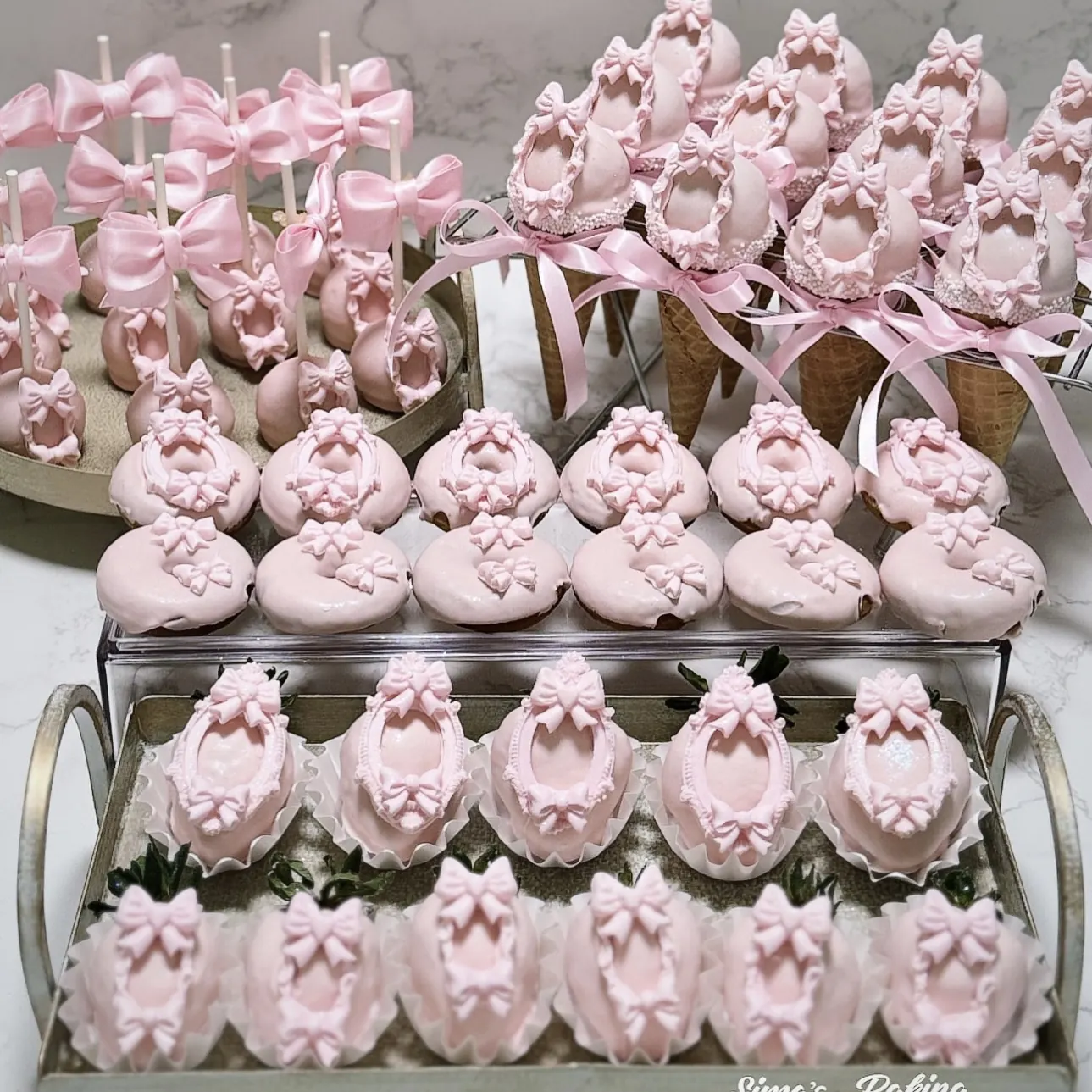 Custom cake pops cakesicles party favors Boca Raton Florida